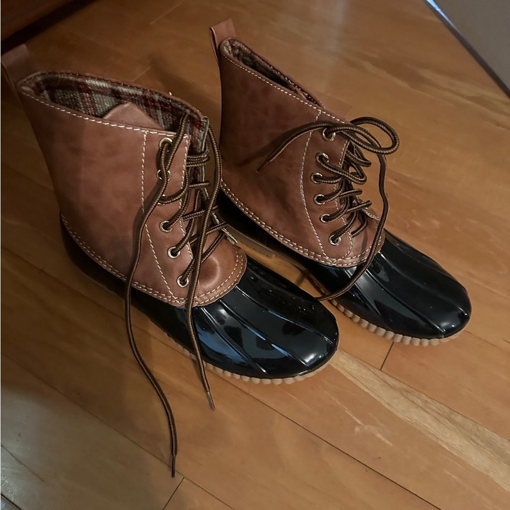 Women’s duck boots